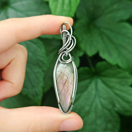 Pink Purple Labradorite in Oxidised 925 Solid Sterling Silver Handmade Wire-Wrap Pendant