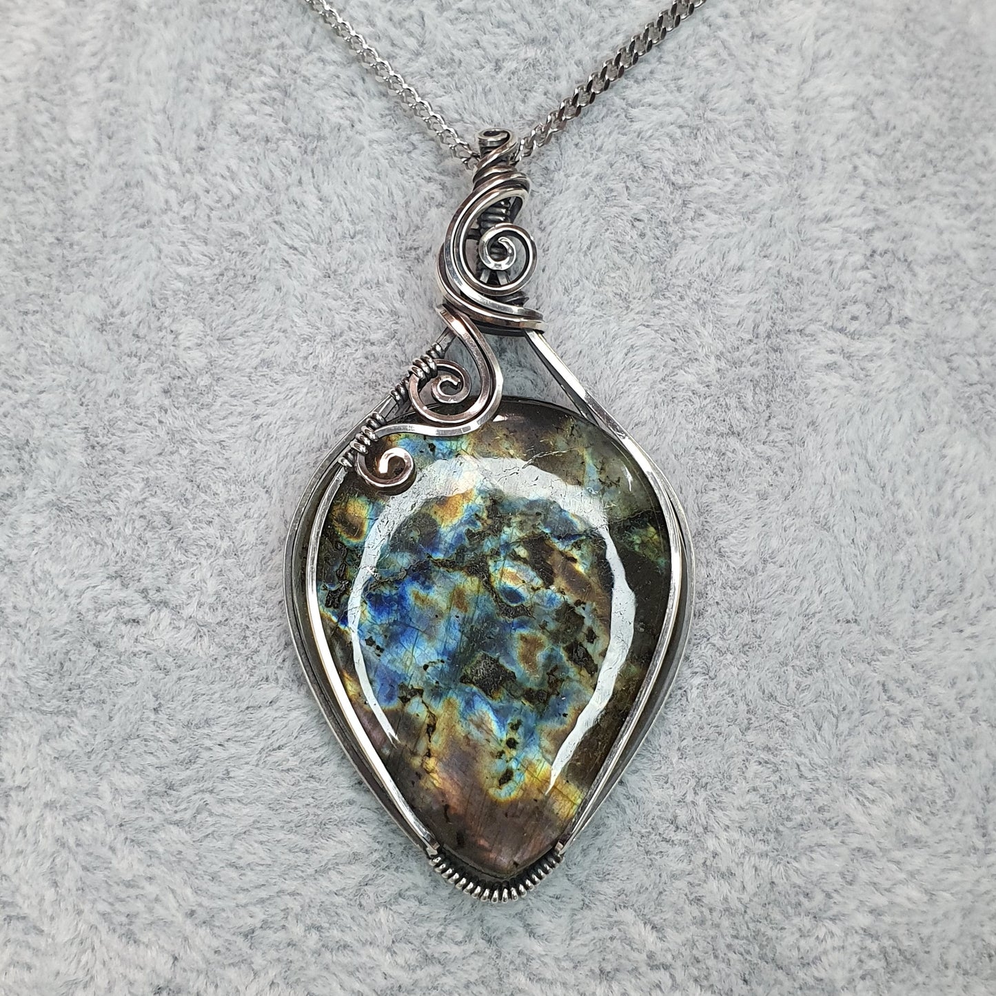 Rainbow Labradorite in Oxidised 925 Solid Sterling Silver Handmade Wire-Wrap Pendant